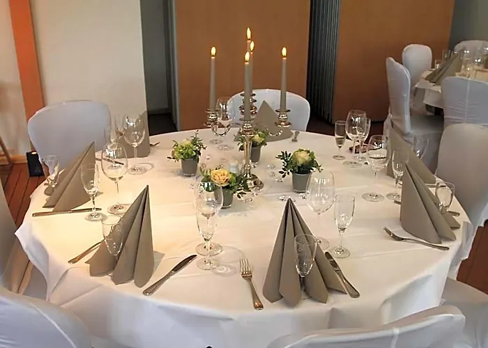 Bundt's & Gartenrestaurant Hotel 3*